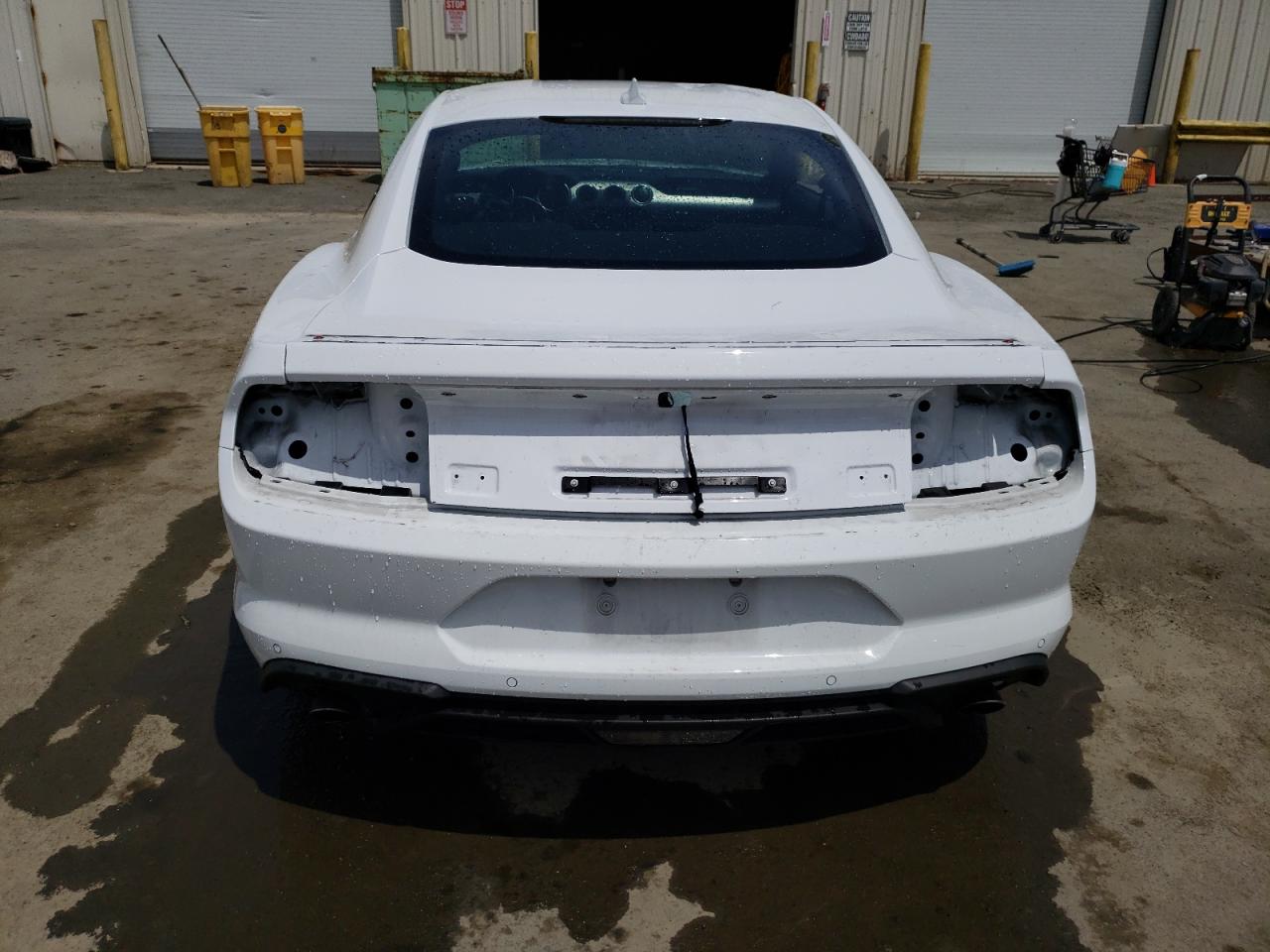 2022 Ford Mustang  White vin: 1FA6P8TH6N5104398