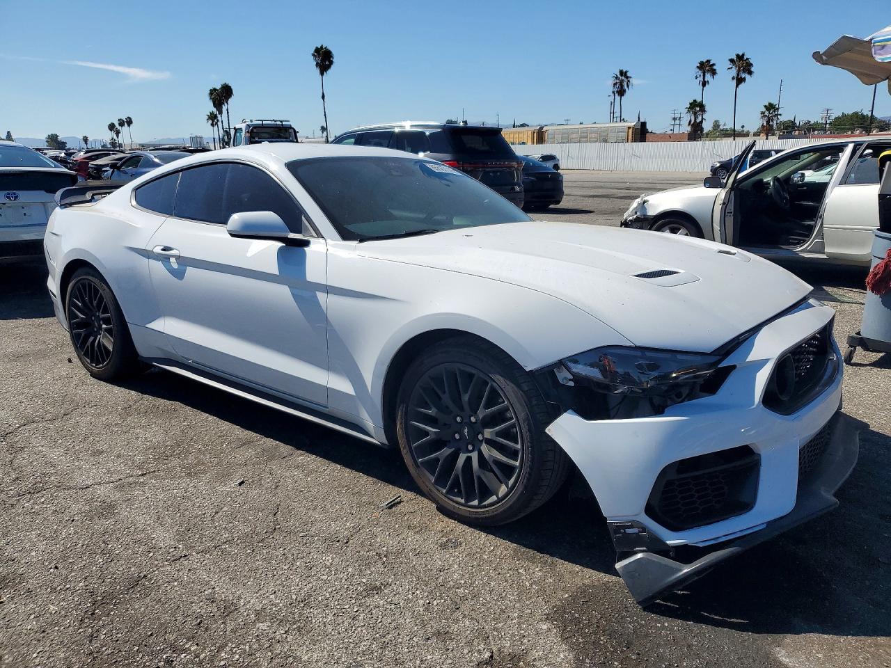 2022 Ford Mustang Белый vin: 1FA6P8TH6N5104398