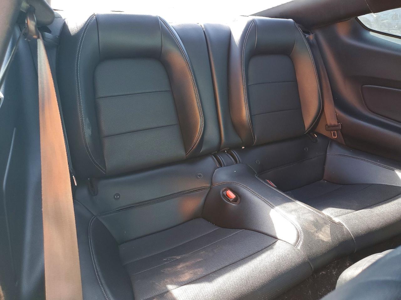 2022 Ford Mustang Белый vin: 1FA6P8TH6N5104398