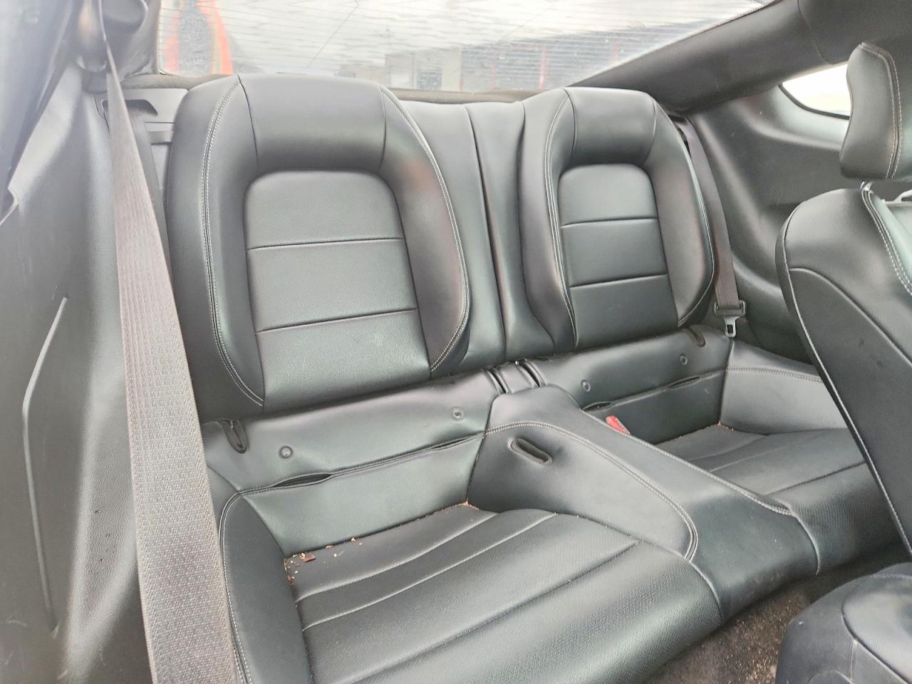 2015 Ford Mustang Серебряный vin: 1FA6P8TH7F5407823
