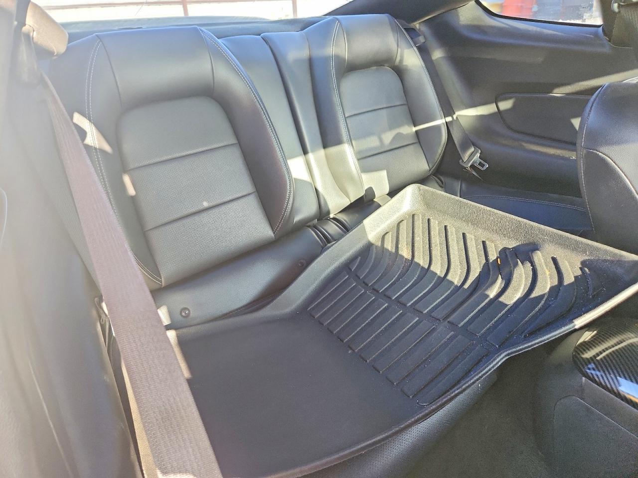 2017 Ford Mustang Серебряный vin: 1FA6P8TH7H5282826