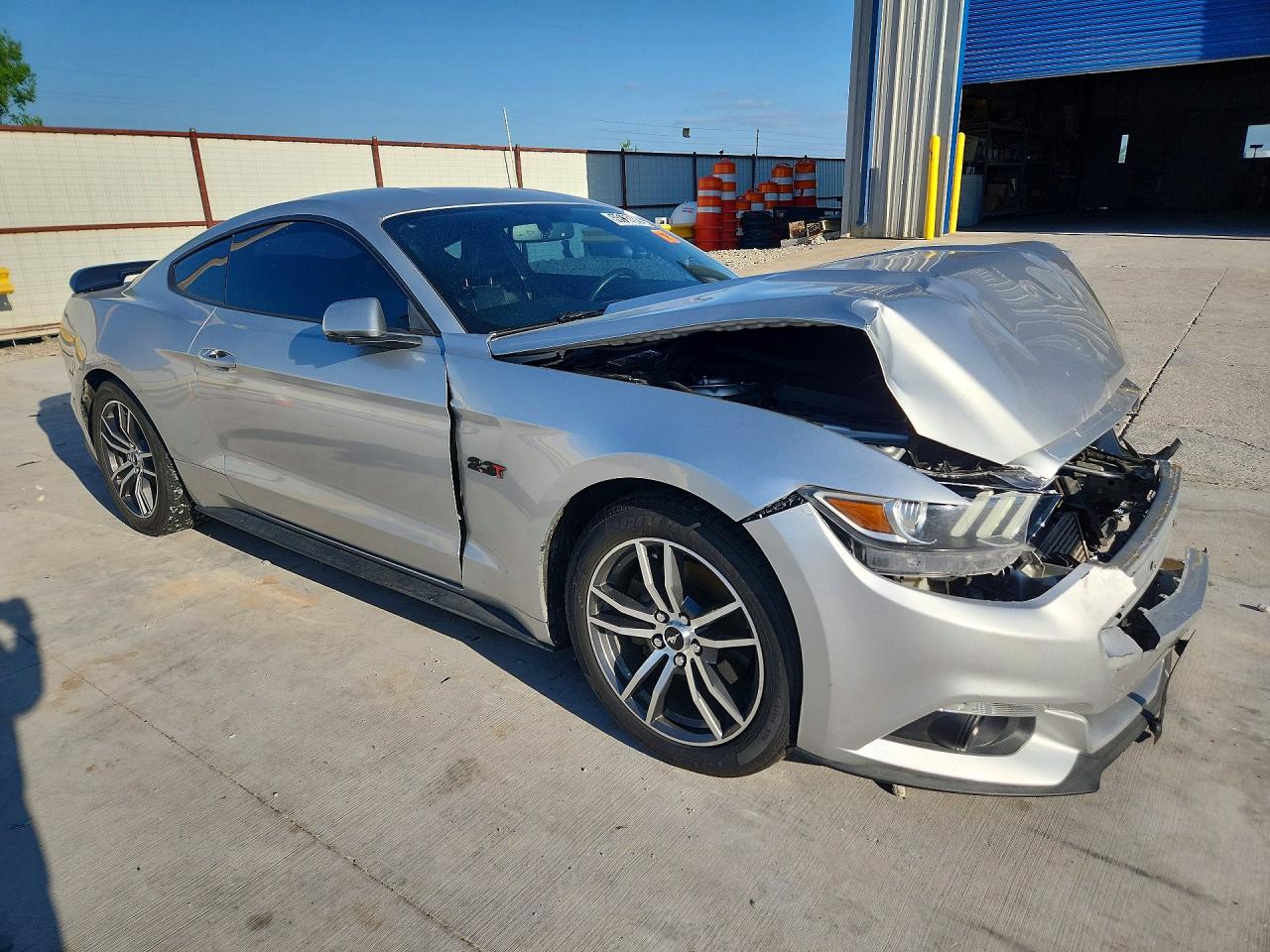 2017 Ford Mustang Серебряный vin: 1FA6P8TH7H5282826