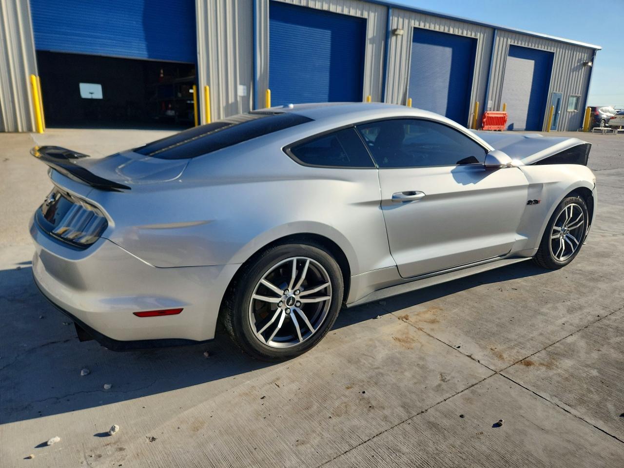 2017 Ford Mustang Серебряный vin: 1FA6P8TH7H5282826
