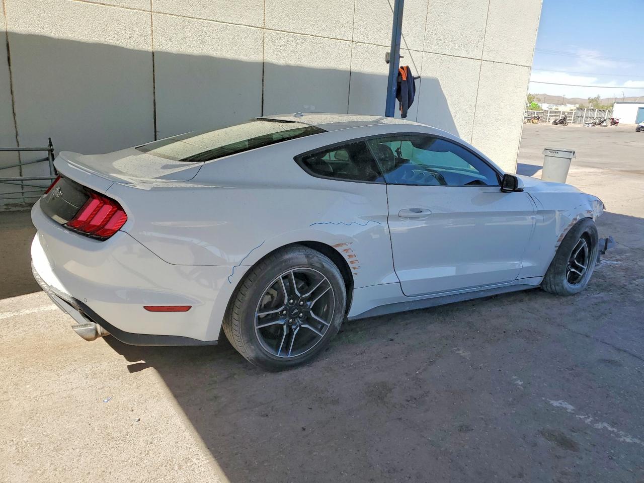 2020 Ford Mustang White vin: 1FA6P8TH7L5132210