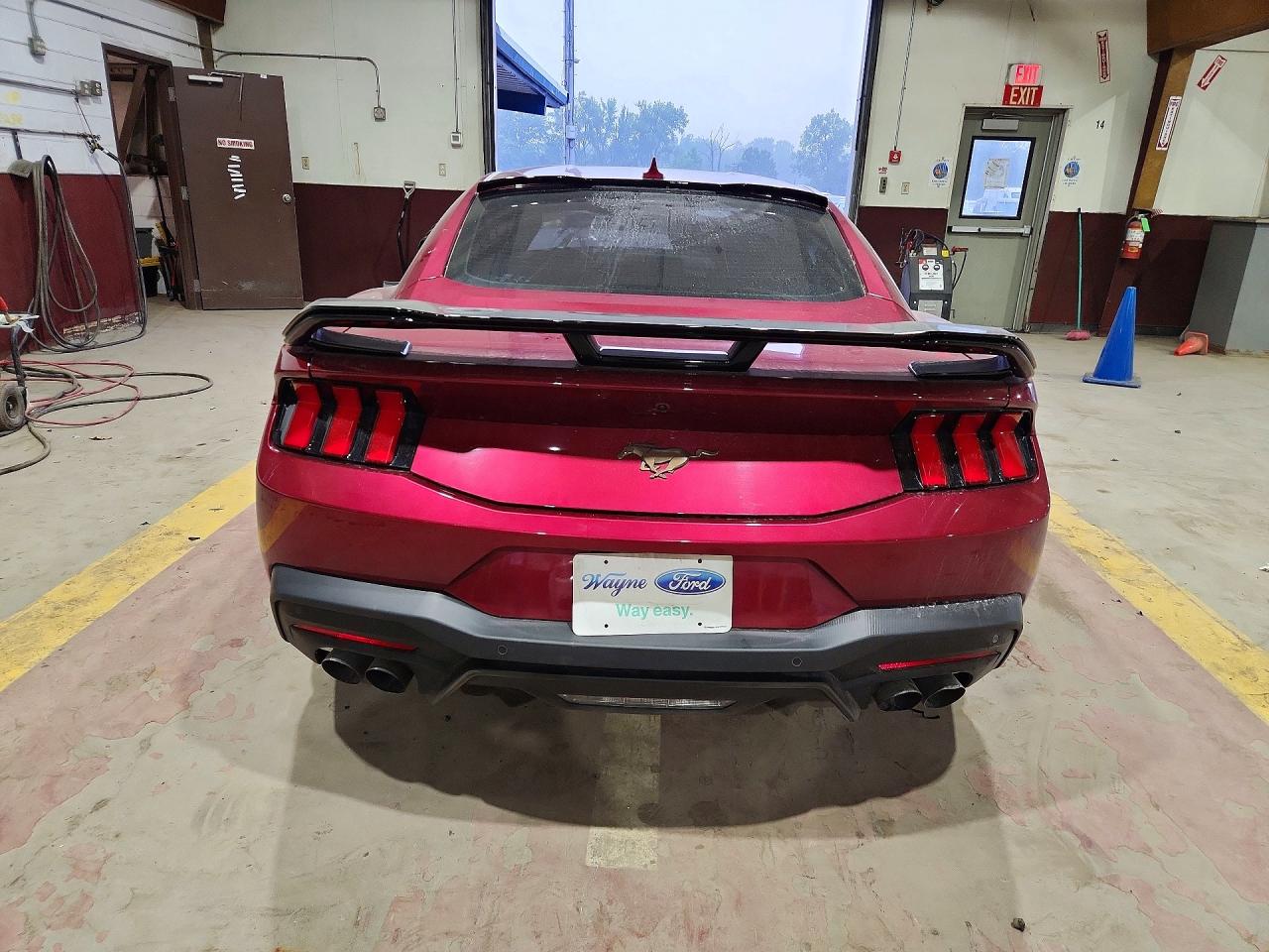 2025 Ford Mustang Красный vin: 1FA6P8TH7S5109153