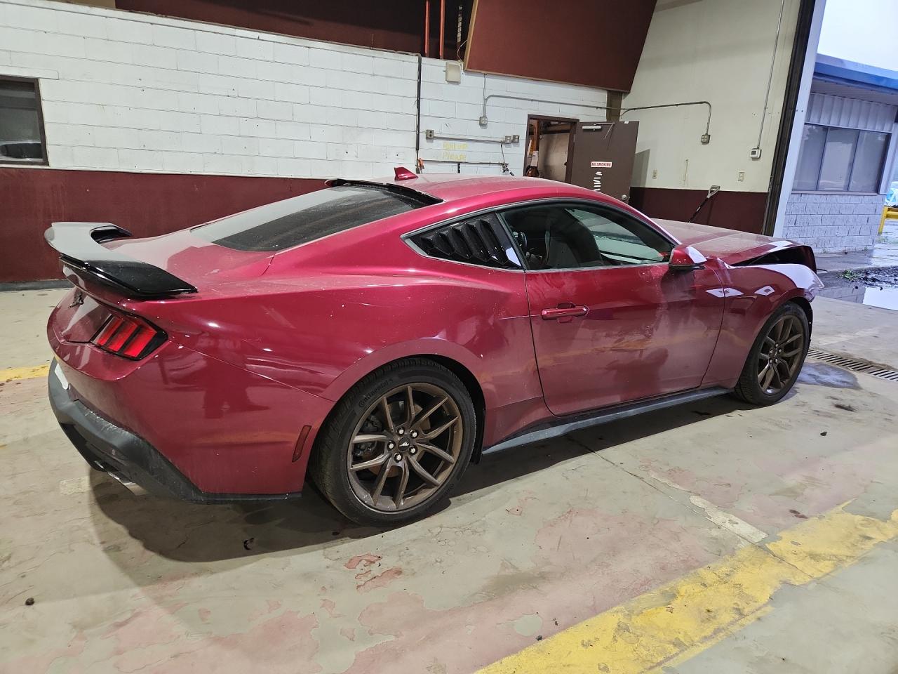 2025 Ford Mustang Красный vin: 1FA6P8TH7S5109153 Damage: Right Qtr Panel, Multiple Scratches Heavy, 2