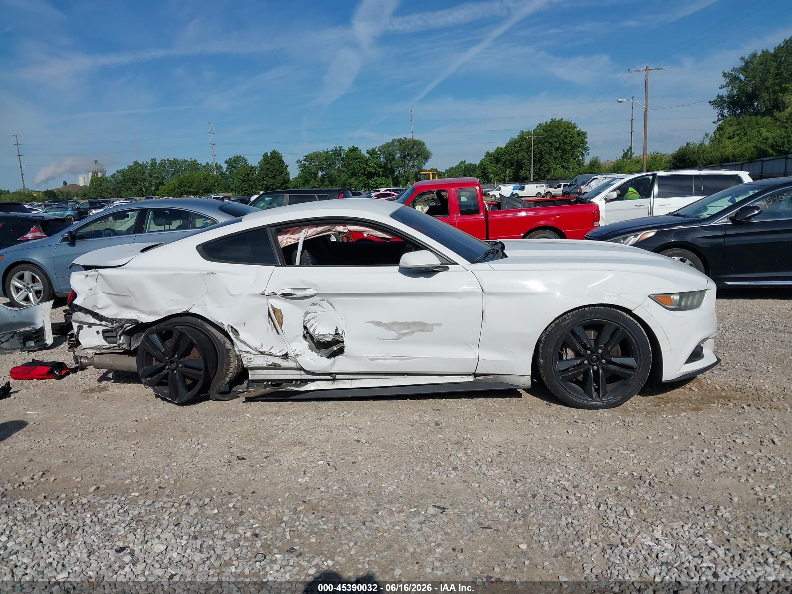 2015 Ford Mustang Ecoboost White vin: 1FA6P8TH8F5337085