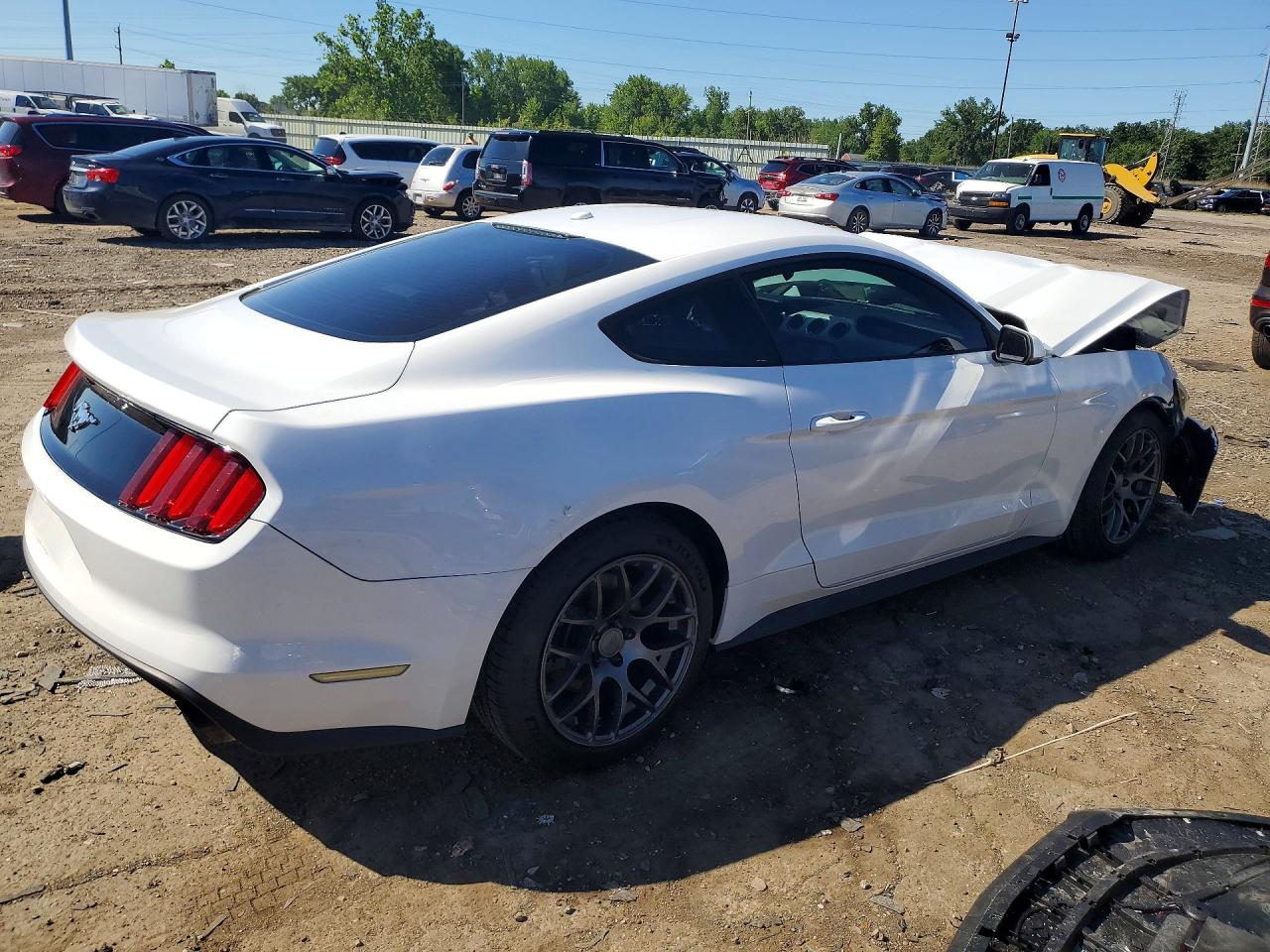 2015 Ford Mustang White vin: 1FA6P8TH8F5362195