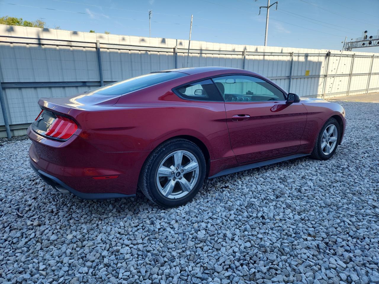 2018 Ford Mustang Red vin: 1FA6P8TH8J5158733 Damage: Right Qtr Panel, Dent(S) W/No Paint Dmg, Pdr-1 Dent