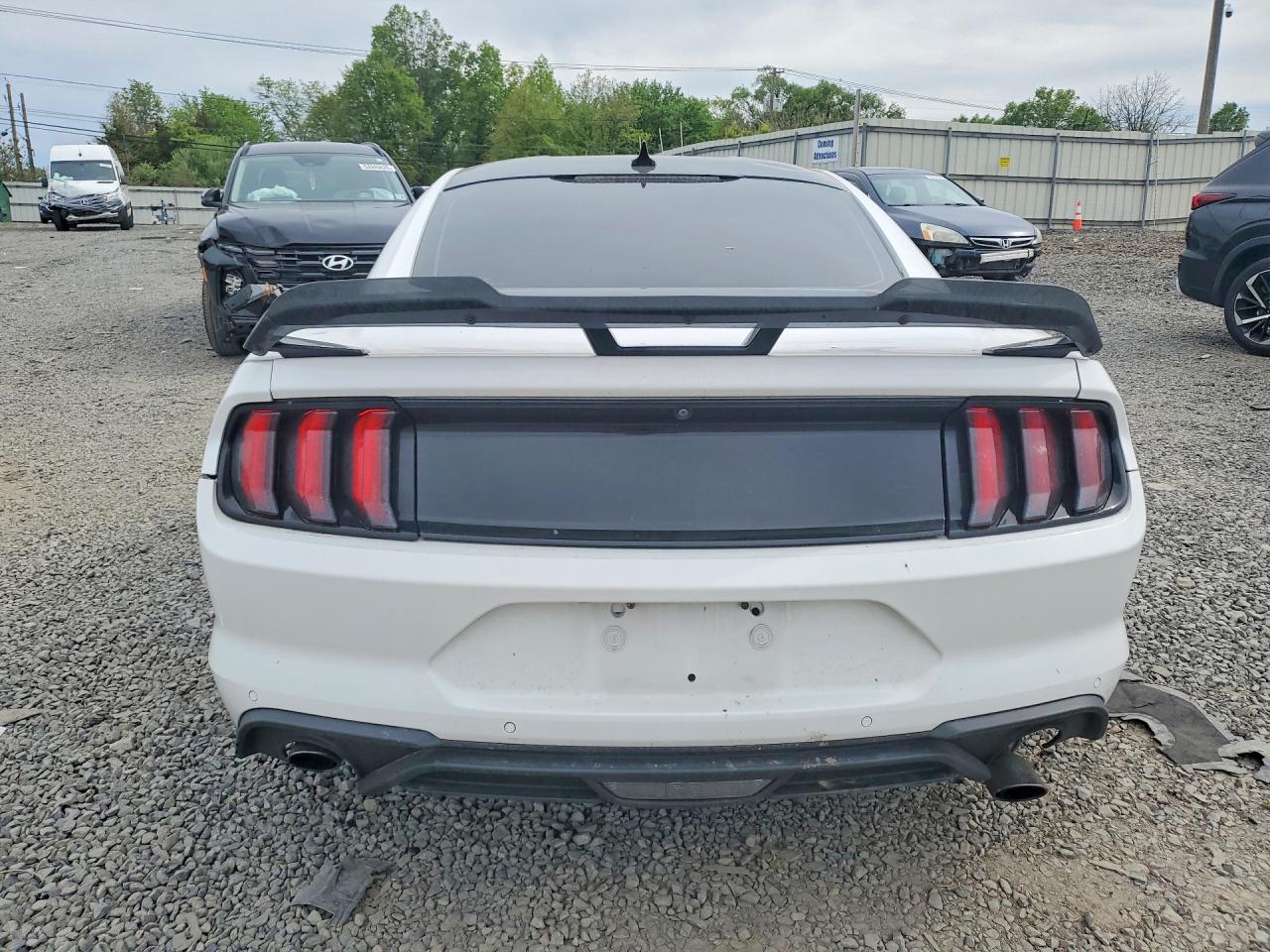 2021 Ford Mustang White vin: 1FA6P8TH8M5101467