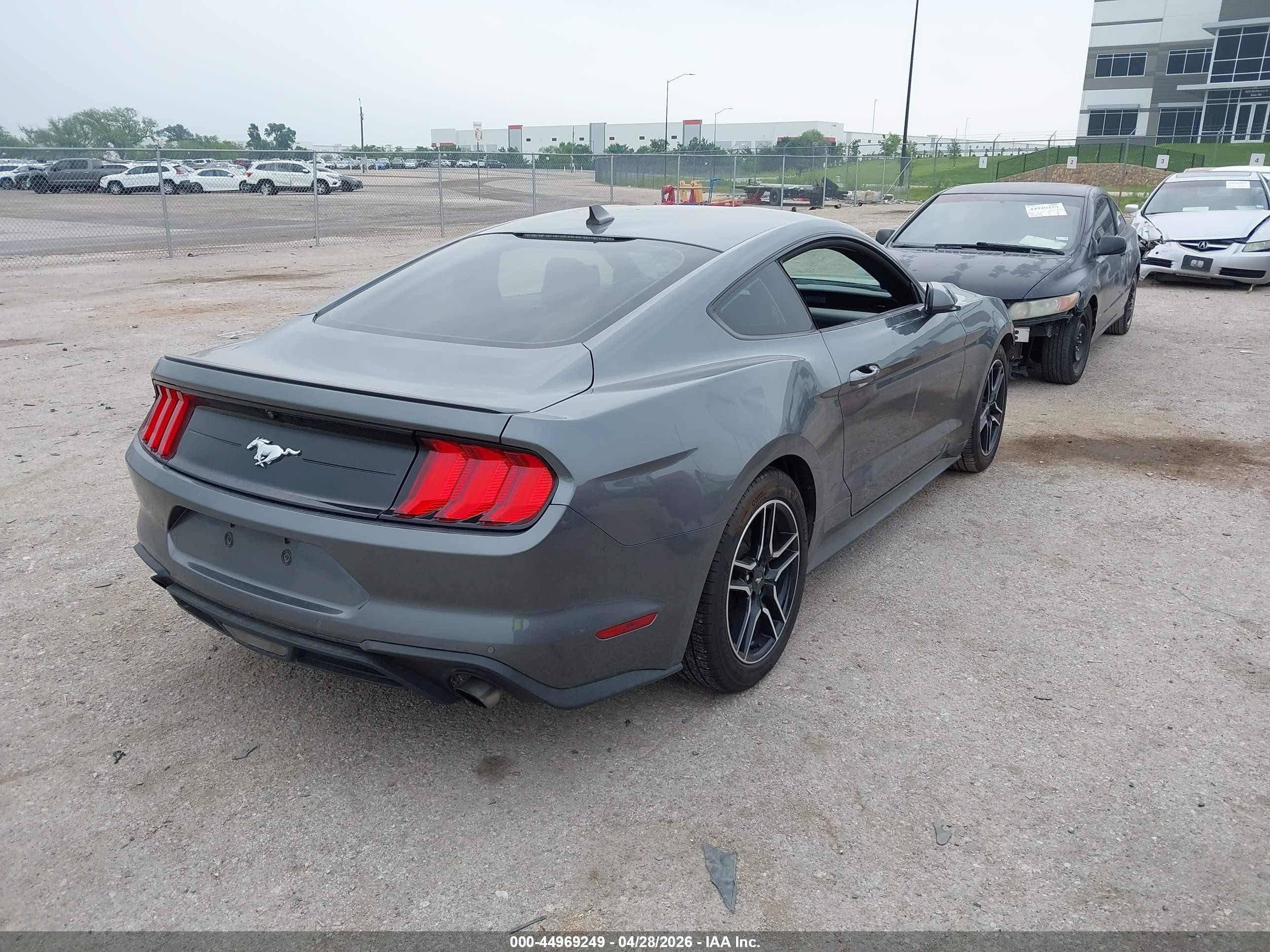 2022 Ford Mustang Ecoboost Premium Fastback Серый vin: 1FA6P8TH8N5139640