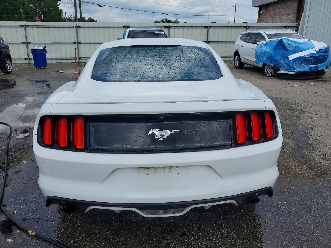 2015 Ford Mustang White vin: 1FA6P8TH9F5400551