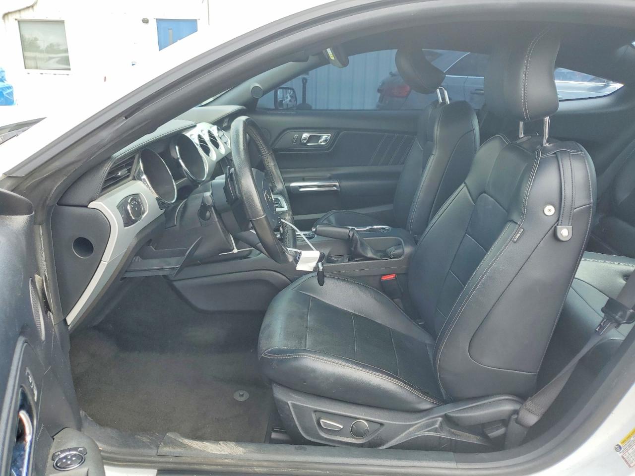 2015 Ford Mustang White vin: 1FA6P8TH9F5400551