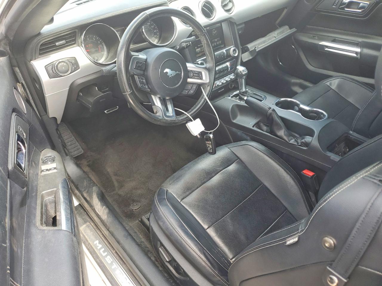 2015 Ford Mustang White vin: 1FA6P8TH9F5400551