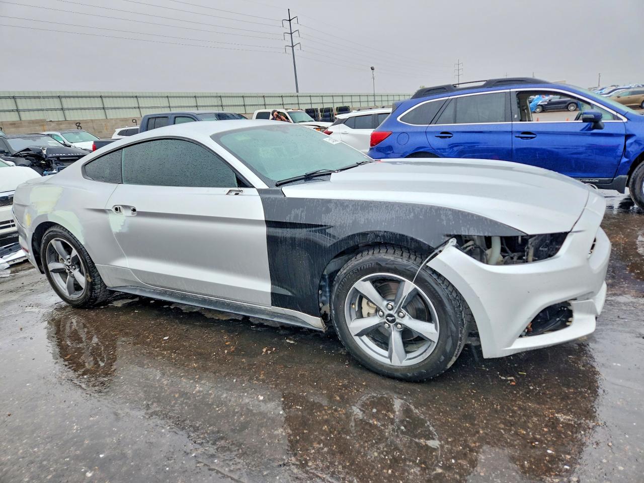 2015 Ford Mustang Серебряный vin: 1FA6P8TH9F5417978