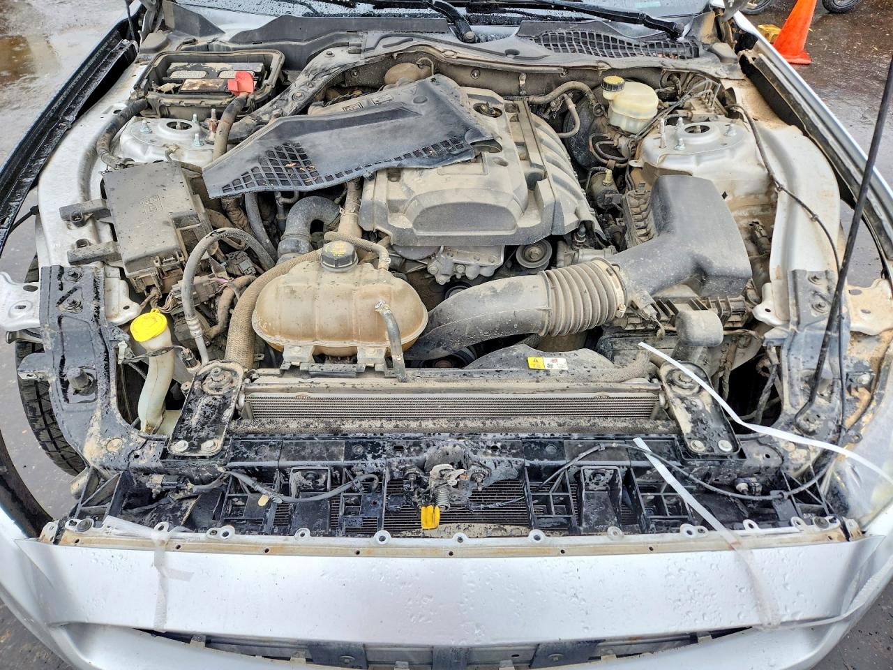 2015 Ford Mustang Серебряный vin: 1FA6P8TH9F5417978