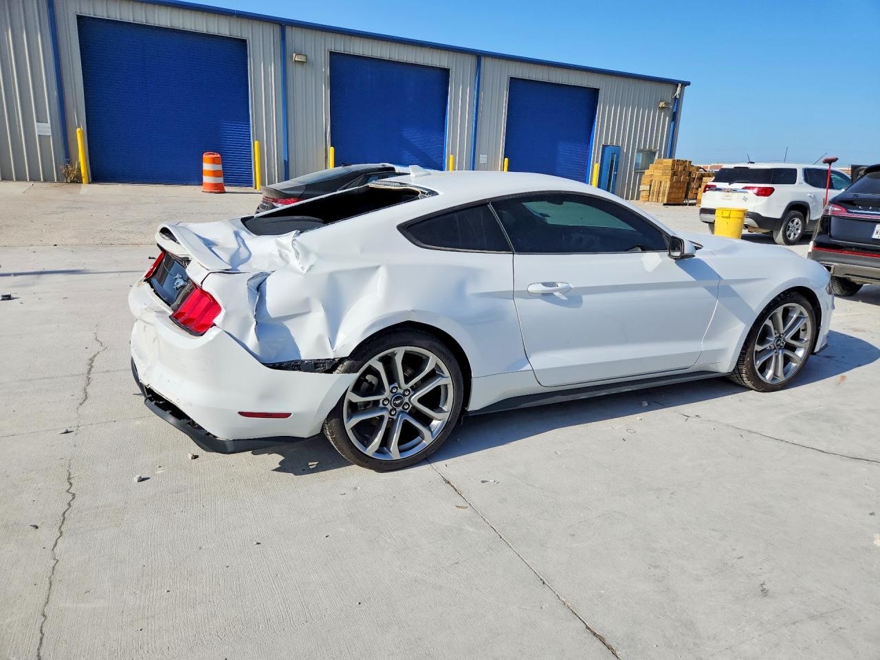 2022 Ford Mustang White vin: 1FA6P8TH9N5130607