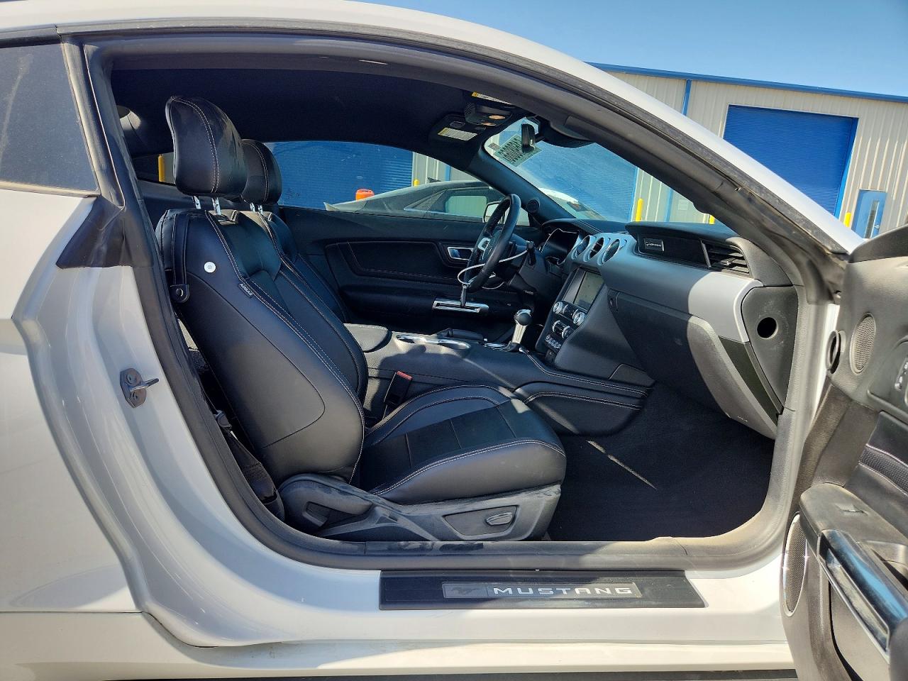 2022 Ford Mustang White vin: 1FA6P8TH9N5130607
