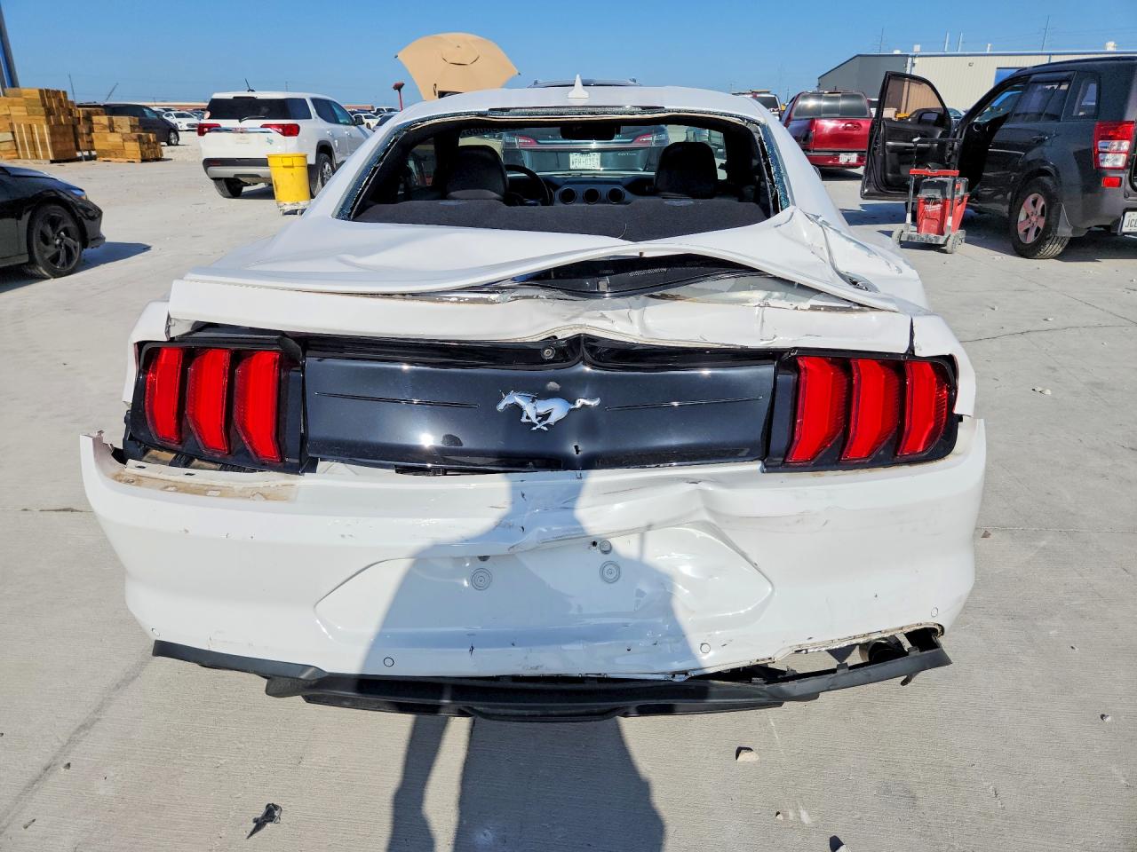 2022 Ford Mustang White vin: 1FA6P8TH9N5130607