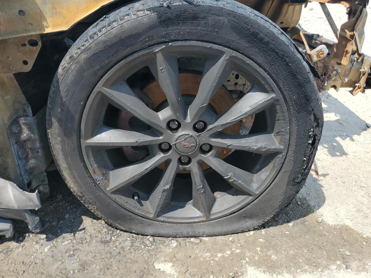 2015 Ford Mustang Burn vin: 1FA6P8THXF5430481 Damage: Right Front Wheel, Broken, Replacement Required