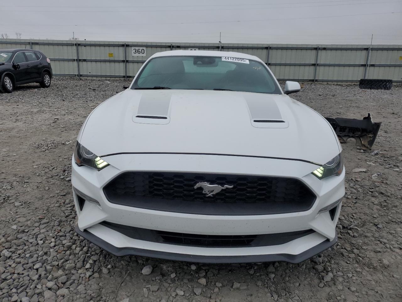 2020 Ford Mustang  White vin: 1FA6P8THXL5153634
