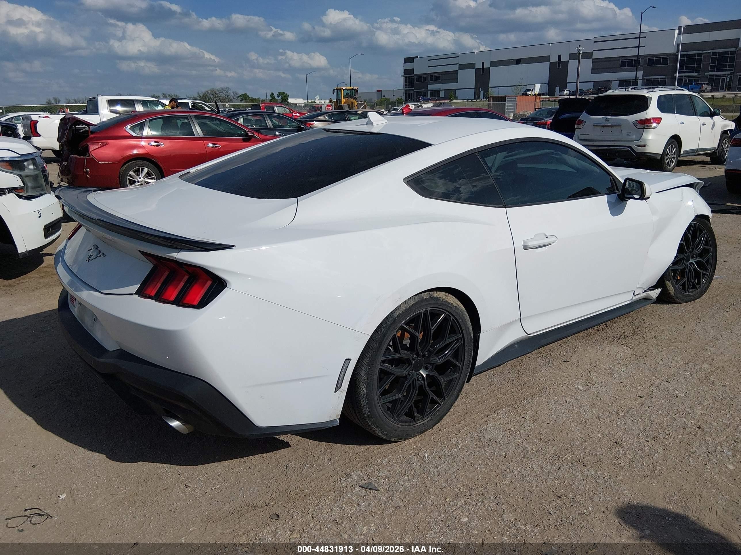 2024 Ford Mustang Ecoboost Fastback White vin: 1FA6P8THXR5127432