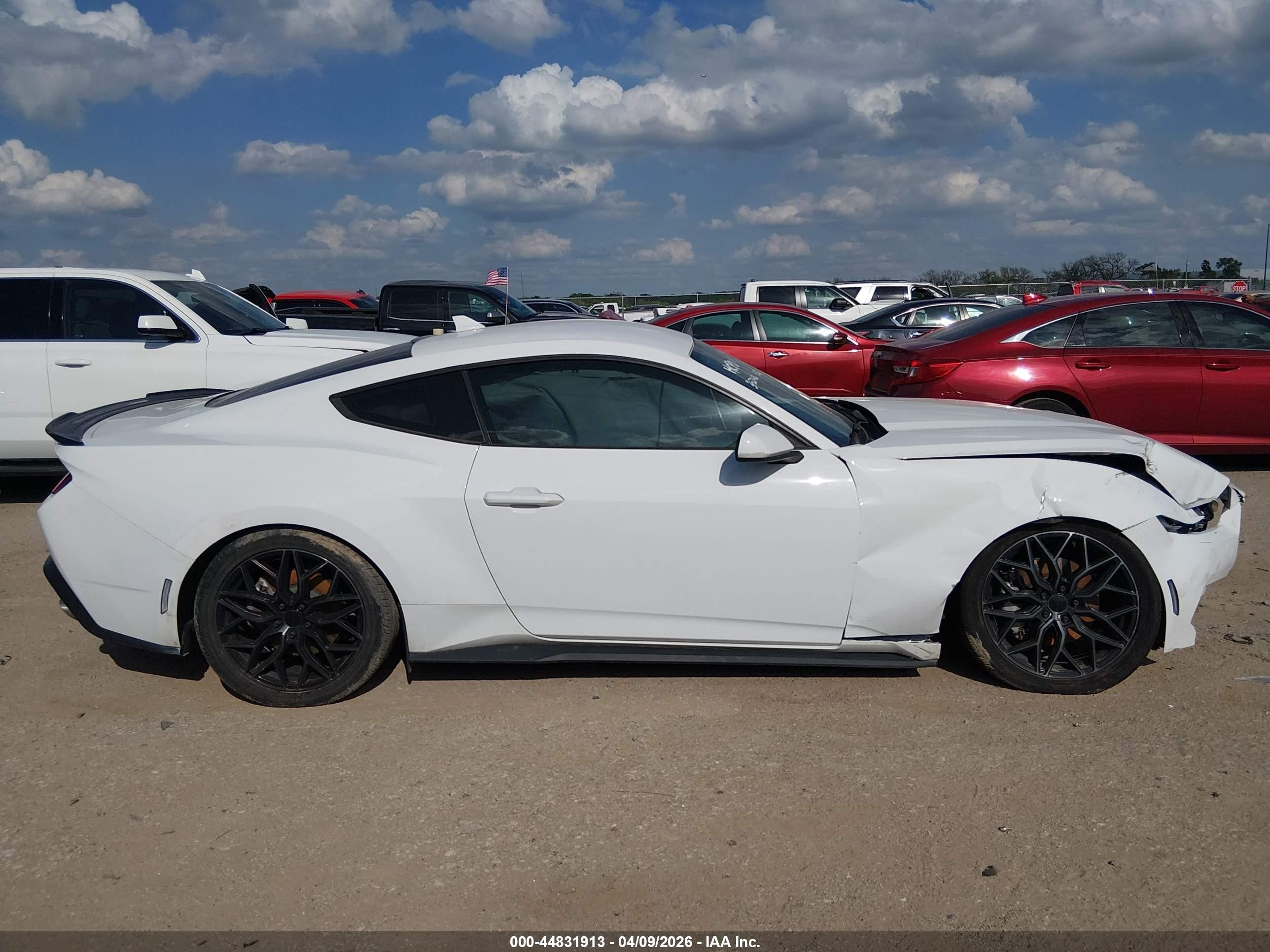 2024 Ford Mustang Ecoboost Fastback White vin: 1FA6P8THXR5127432