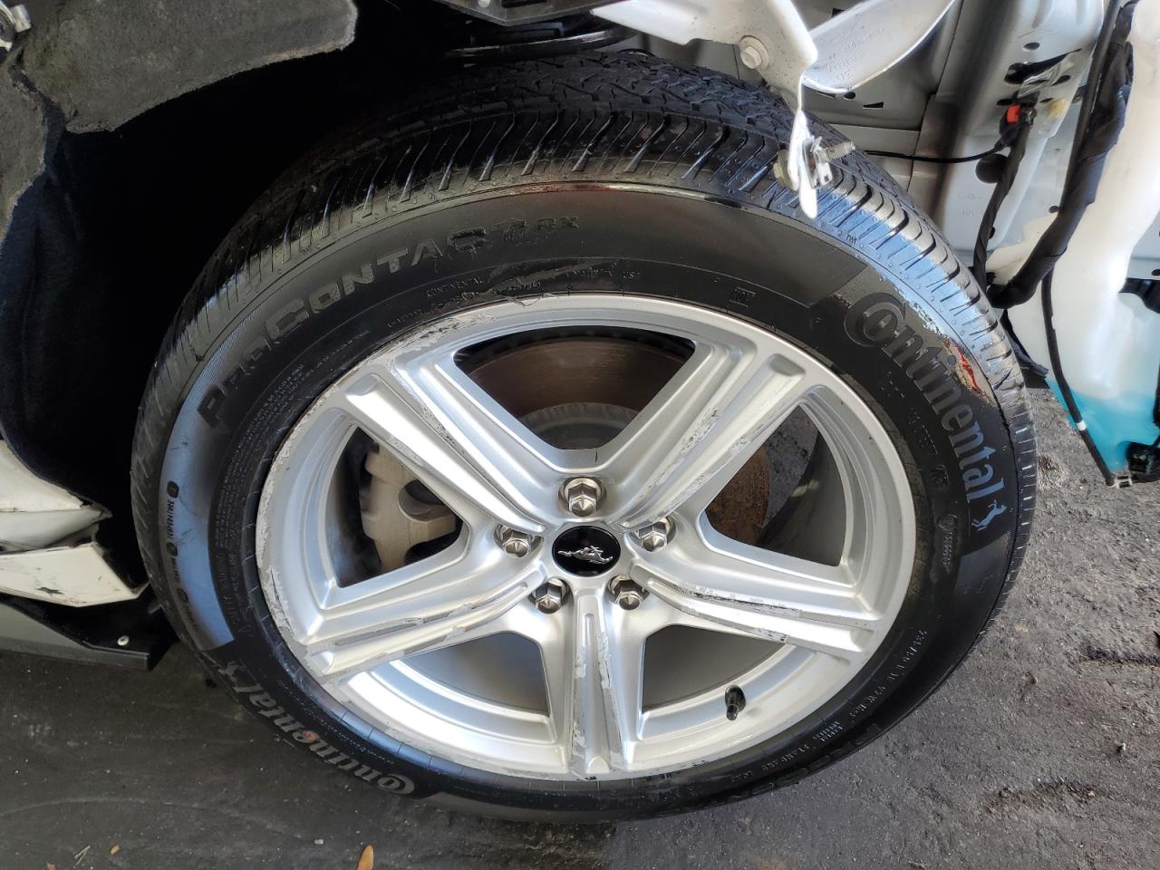 2026 Ford Mustang White vin: 1FA6P8THXT5110086 Damage: Right Rocker Panel Molding, Broken, Replacement Required