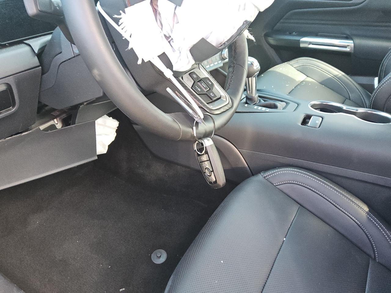 2026 Ford Mustang White vin: 1FA6P8THXT5110086 Damage: Airbag - Front Left, Deployed, Replacement Required
