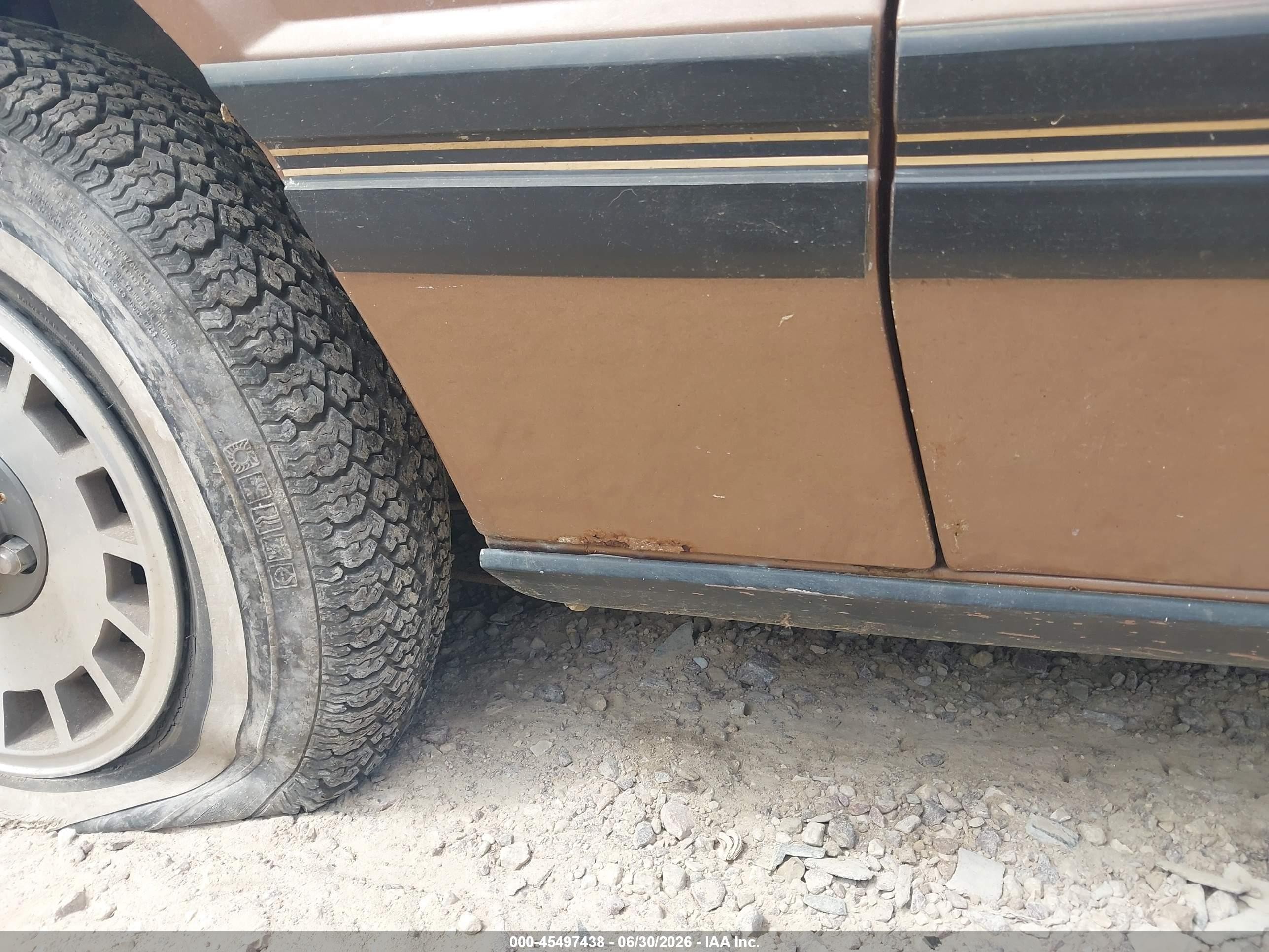 1983 Ford Mustang   Brown vin: 1FABP2737DF129958