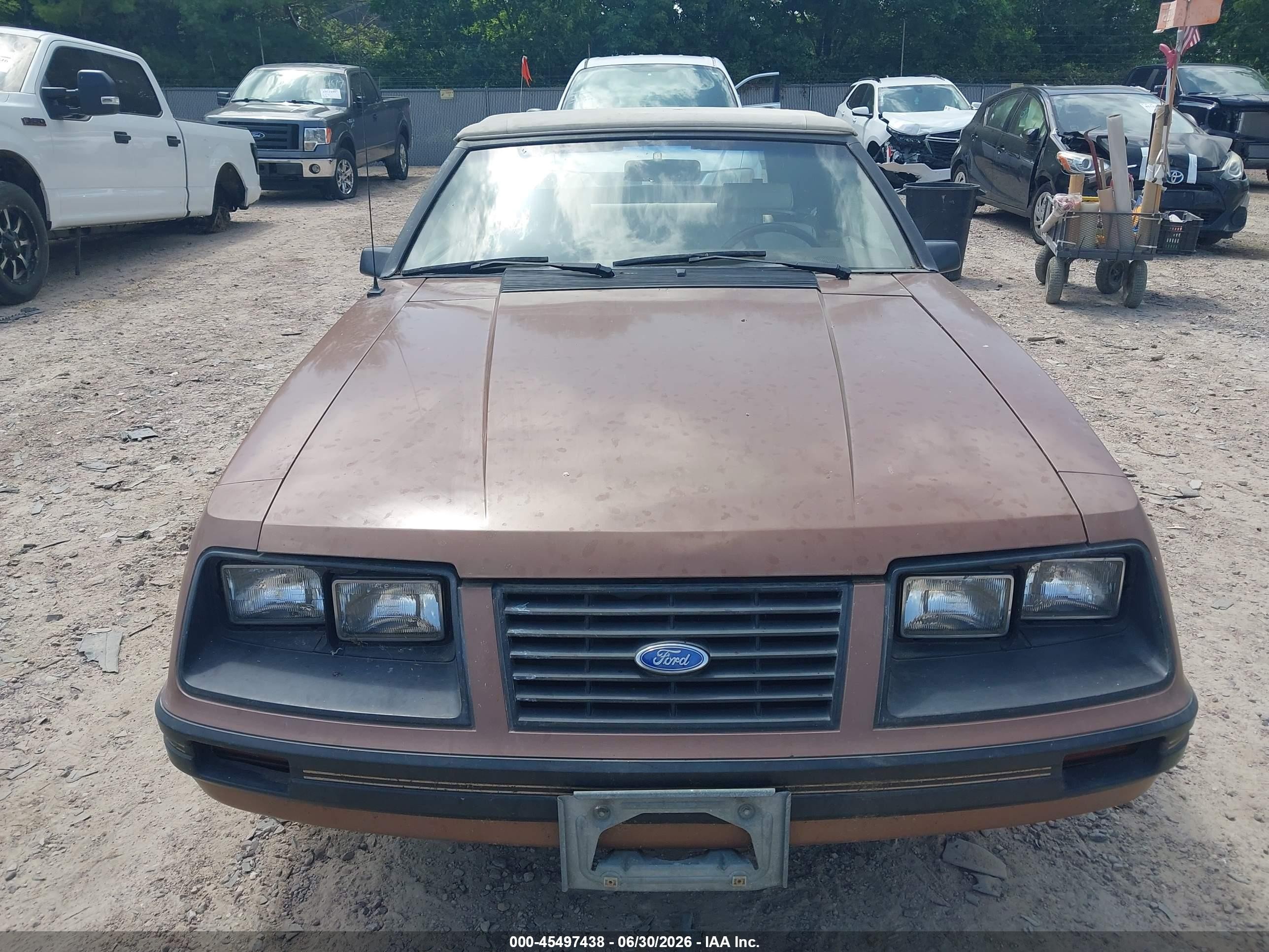 1983 Ford Mustang   Brown vin: 1FABP2737DF129958