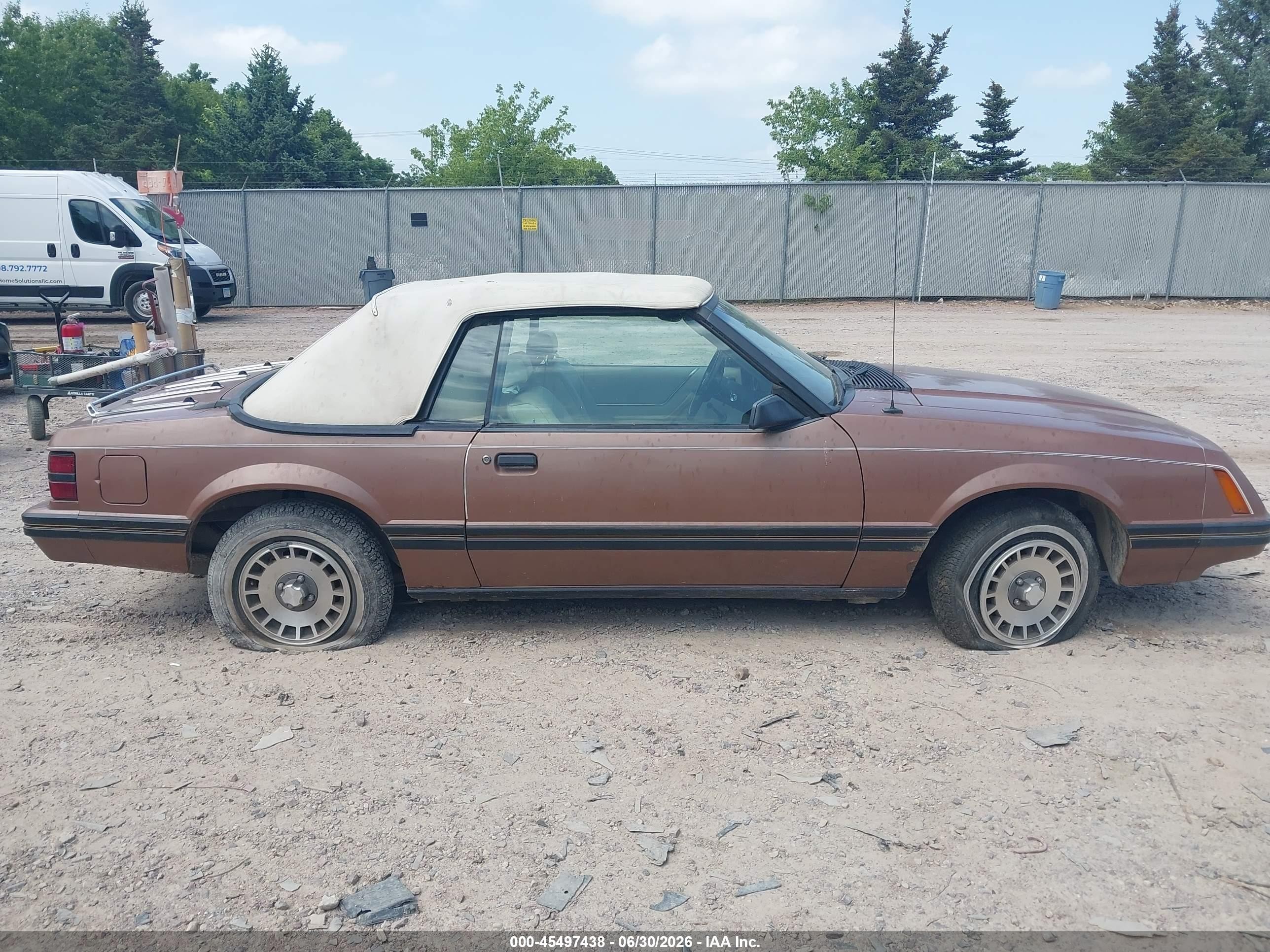 1983 Ford Mustang   Brown vin: 1FABP2737DF129958