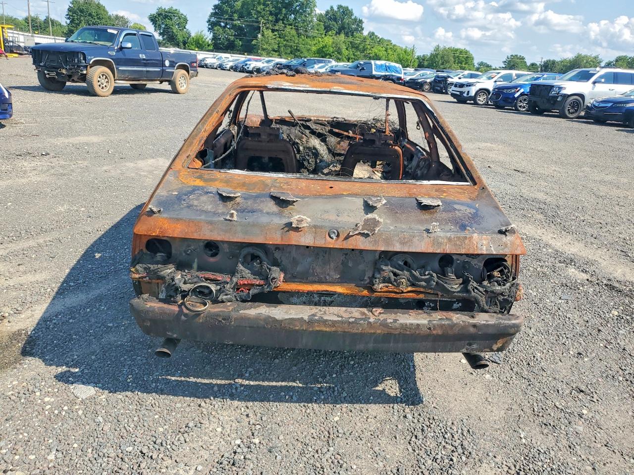 1984 Ford Mustang L Burn vin: 1FABP28M2EF225358