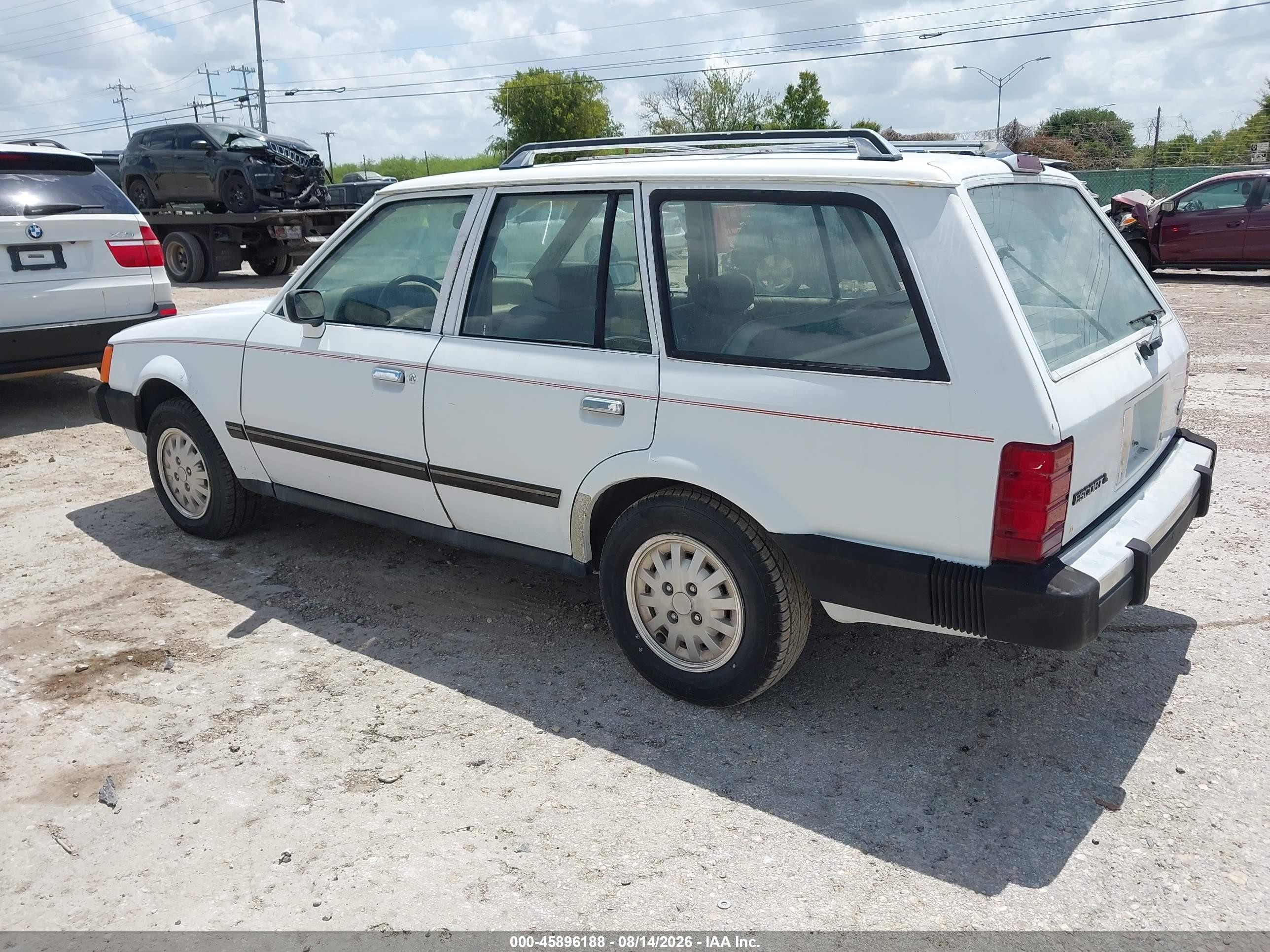 1986 Ford Escort L White vin: 1FABP3490GW325565