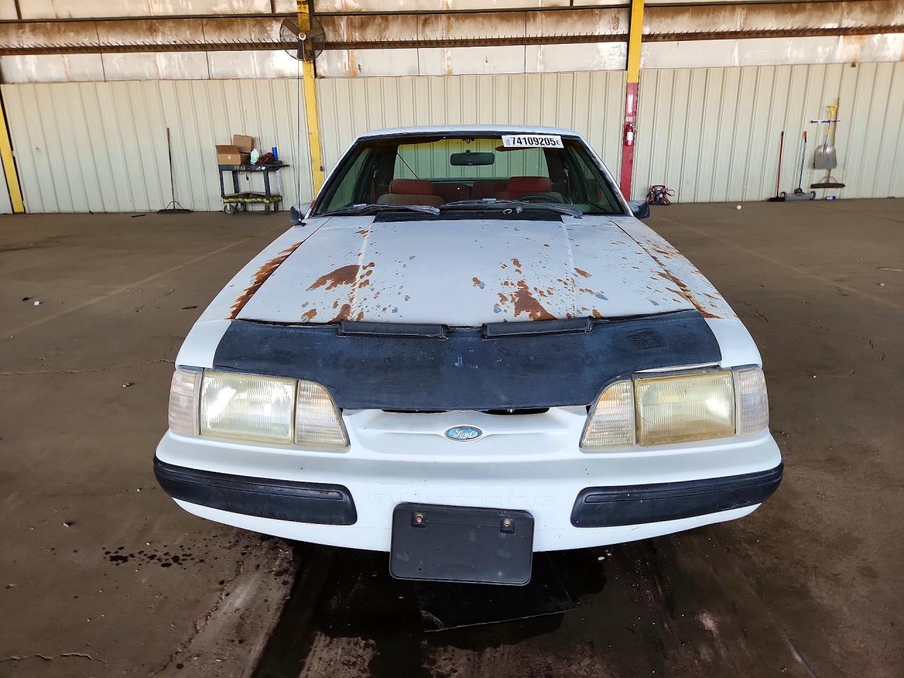 1989 Ford Mustang White vin: 1FABP41A3KF223951