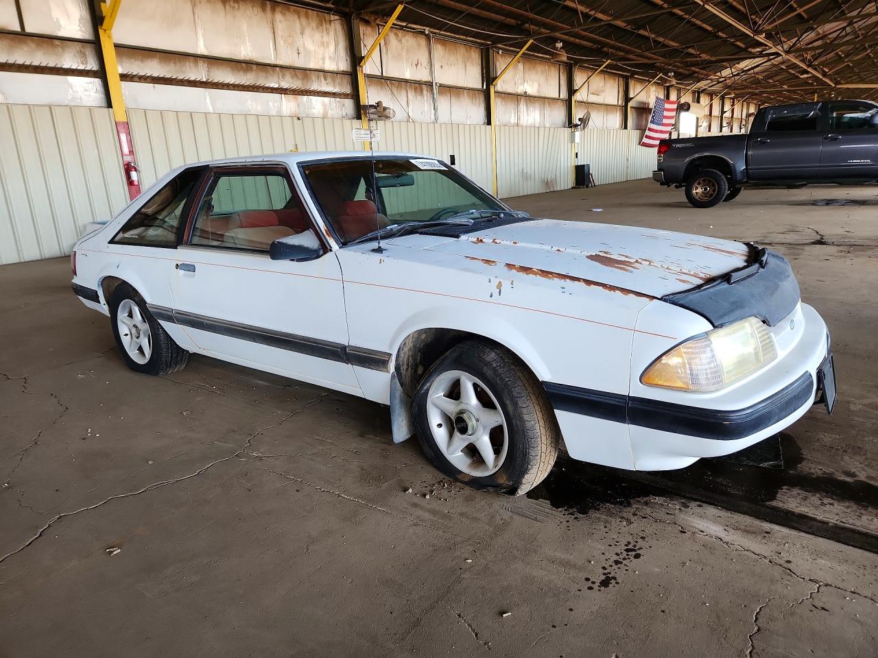 1989 Ford Mustang White vin: 1FABP41A3KF223951