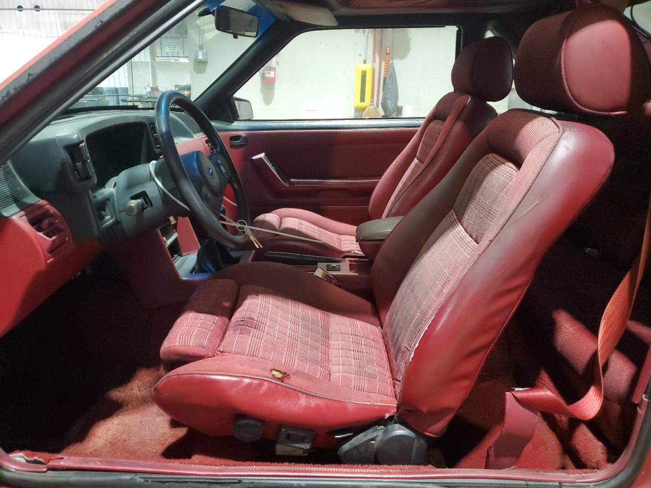 1987 Ford Mustang Gt Red vin: 1FABP42EXHF211970 Damage: Left Front Seat Cushion, Worn, Replacement Required