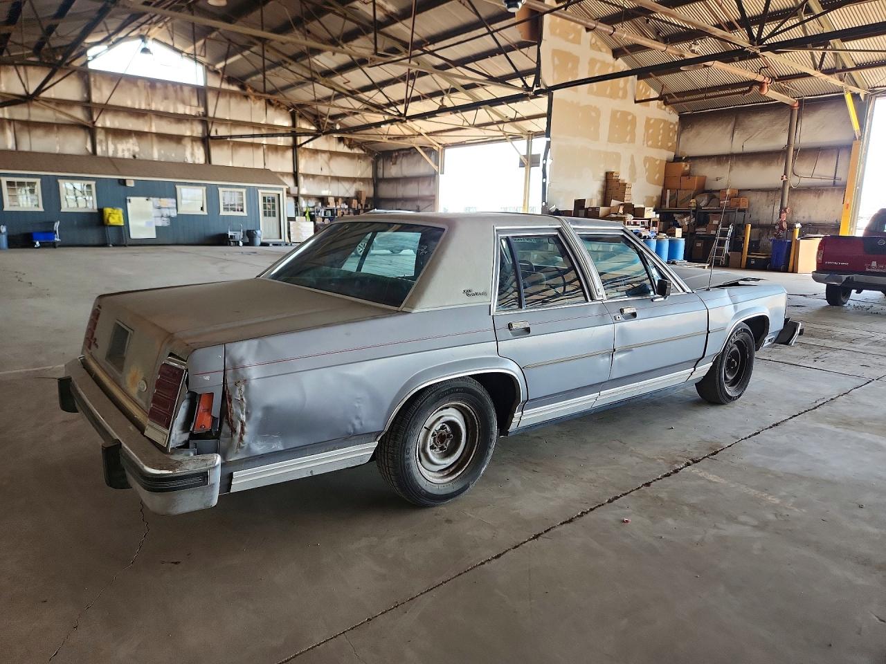 1985 Ford Ltd Crown Victoria Серый vin: 1FABP43F8FZ126273