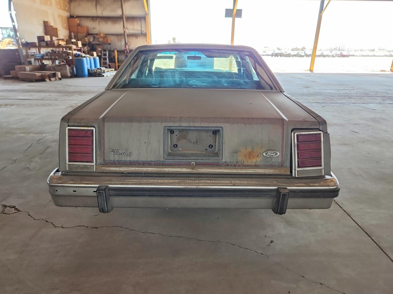 1985 Ford Ltd Crown Victoria Серый vin: 1FABP43F8FZ126273