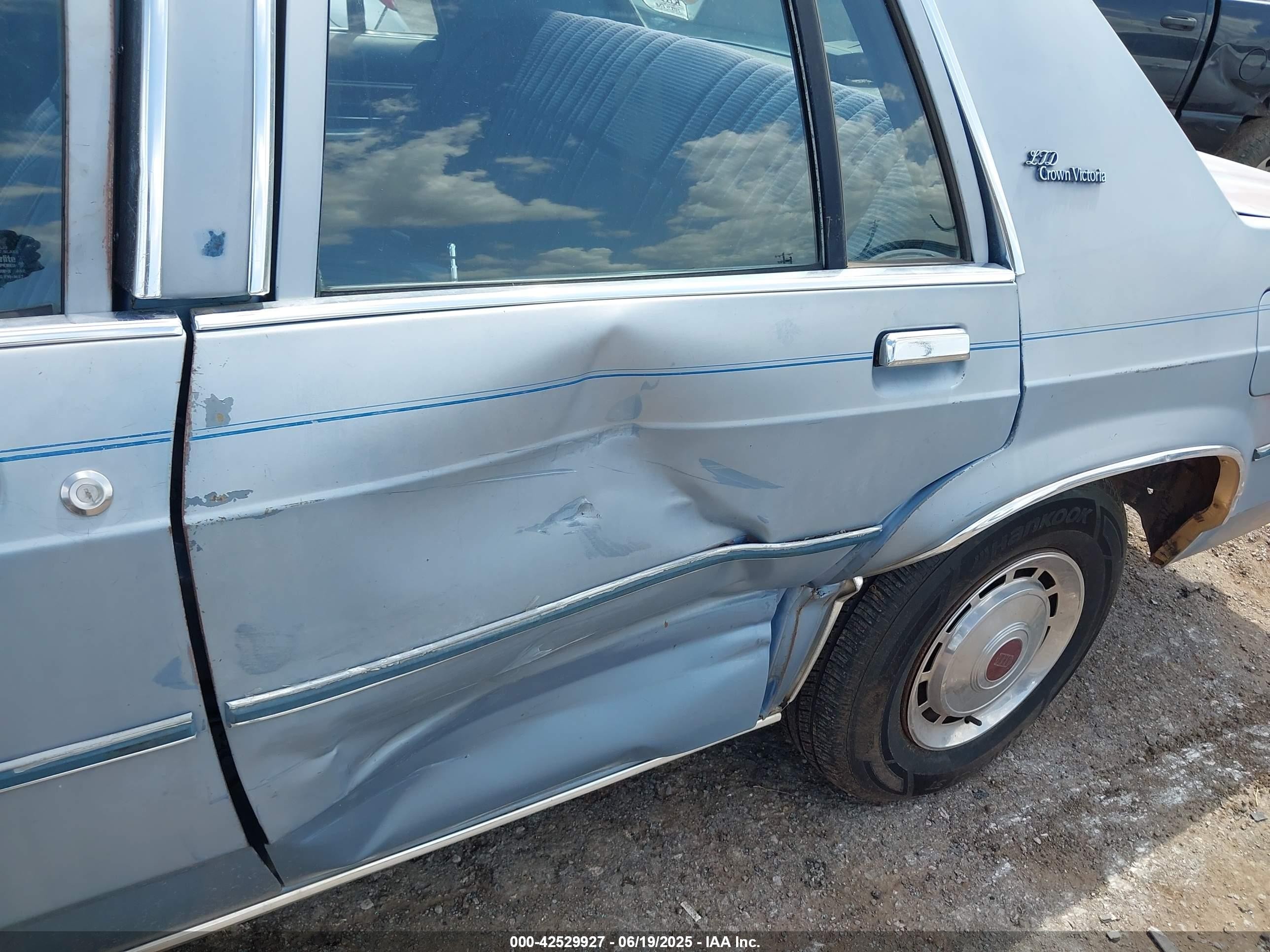 1985 Ford Ltd Crown Victoria Blue vin: 1FABP43FXFZ132754
