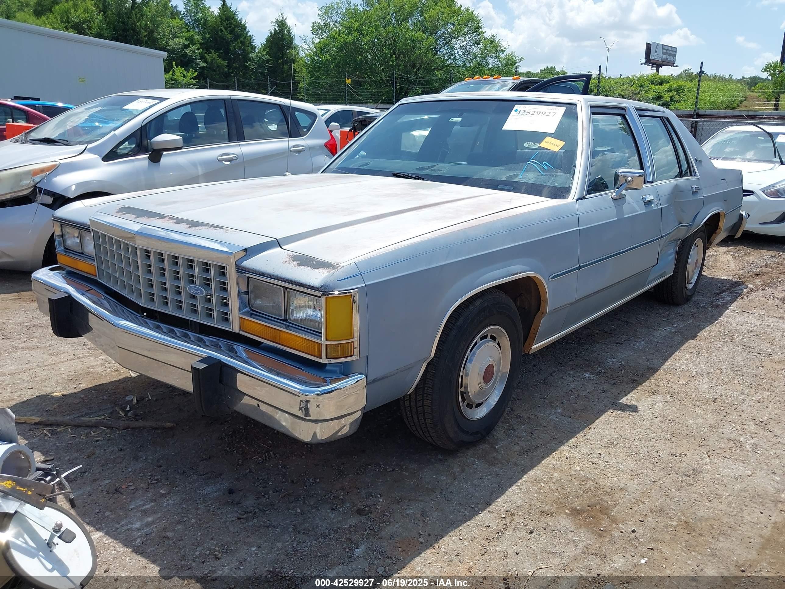1985 Ford Ltd Crown Victoria Blue vin: 1FABP43FXFZ132754