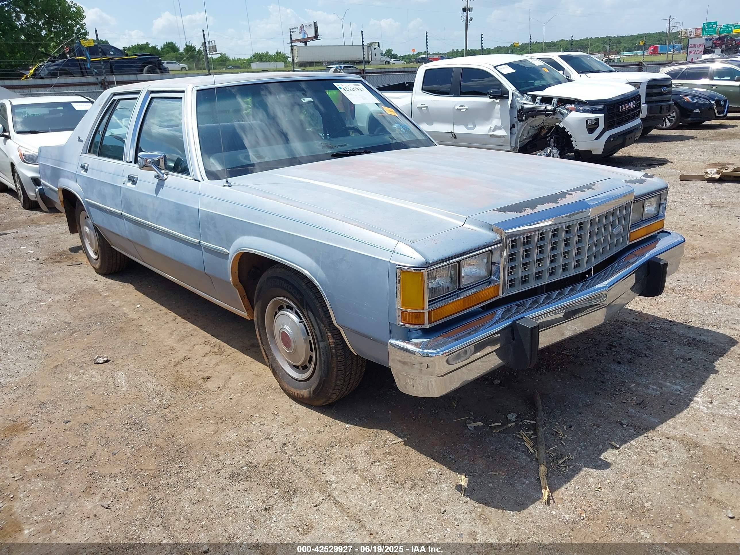 1985 Ford Ltd Crown Victoria Blue vin: 1FABP43FXFZ132754