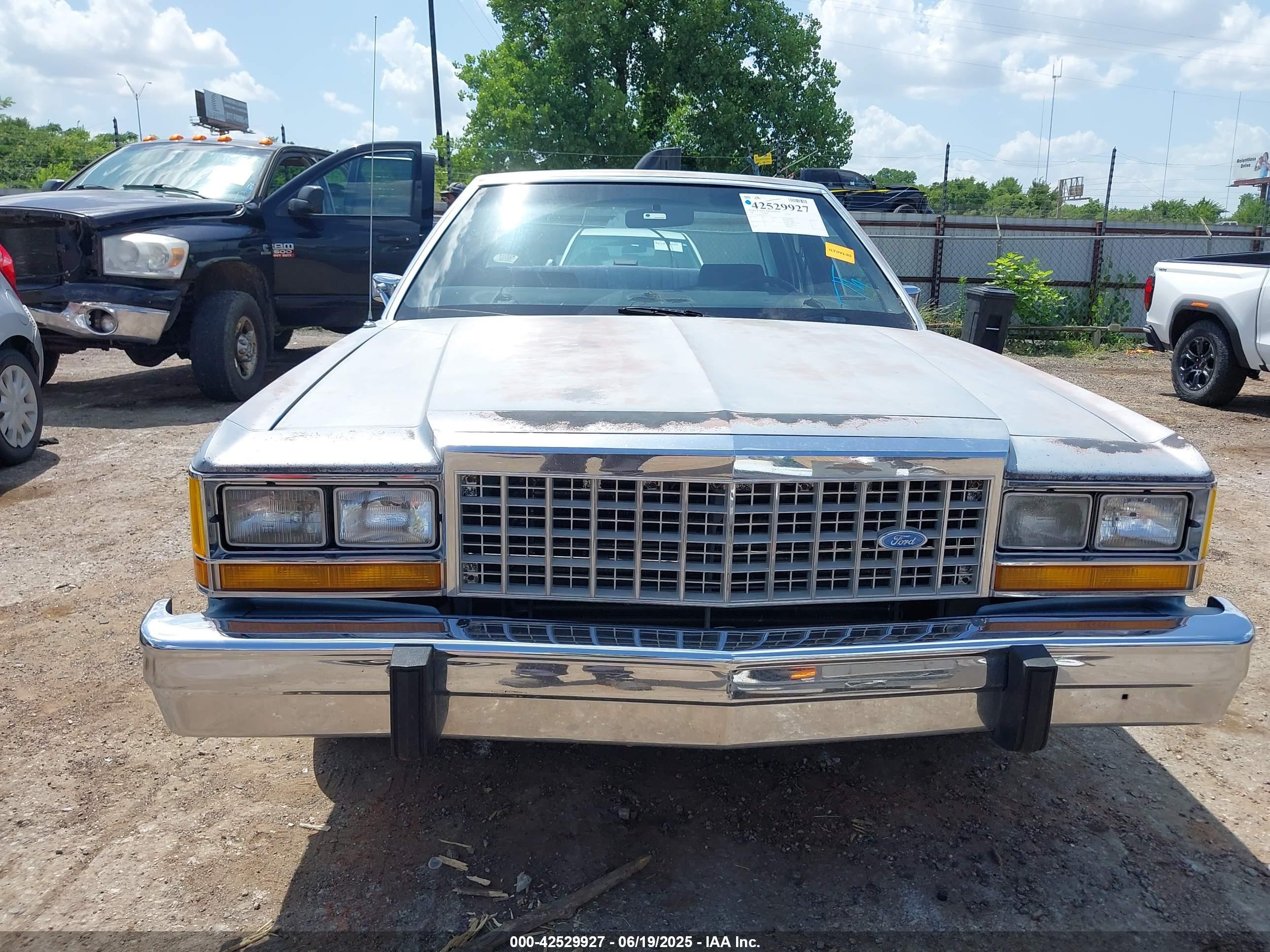 1985 Ford Ltd Crown Victoria Blue vin: 1FABP43FXFZ132754