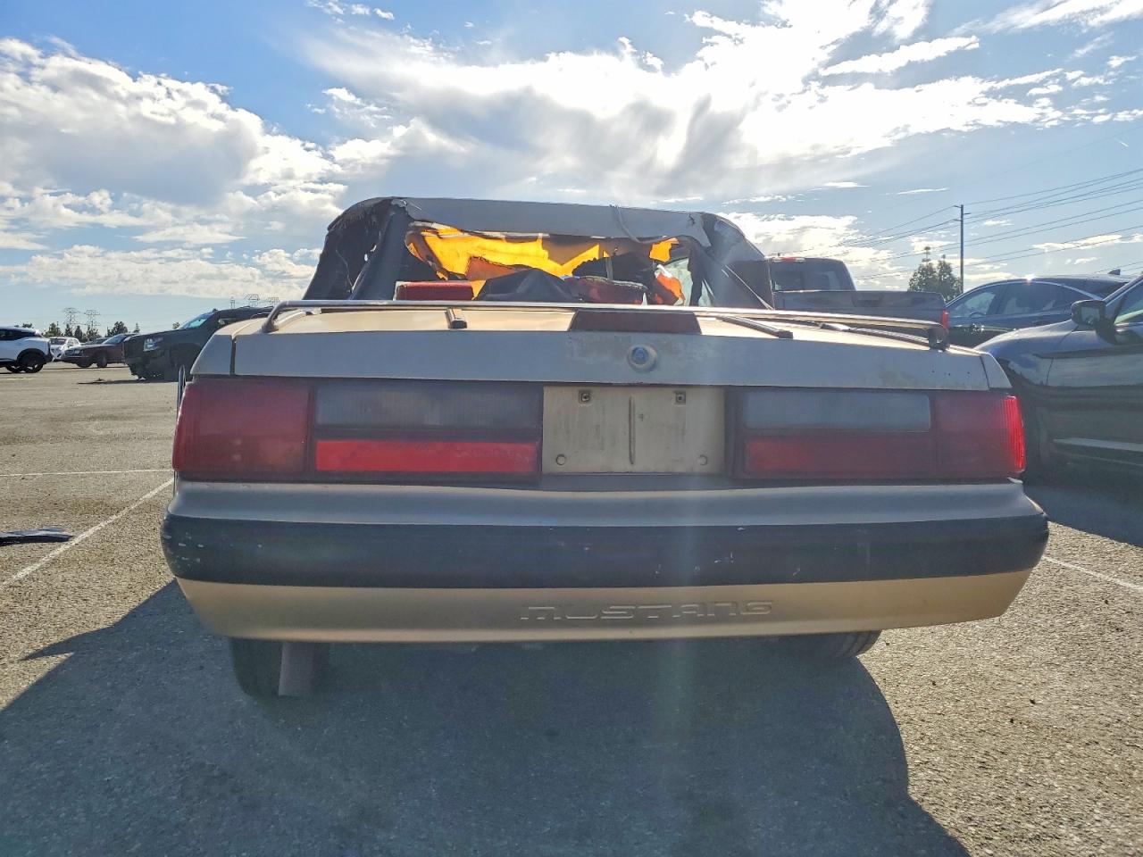 1987 Ford Mustang Lx Желто-коричневый vin: 1FABP44A0HF226360