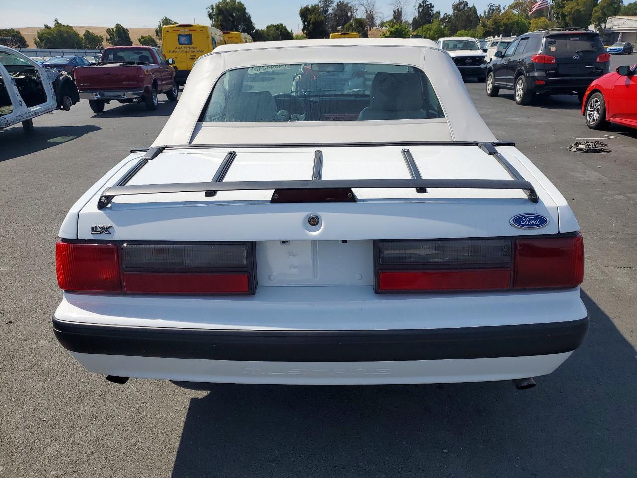 1989 Ford Mustang Lx White vin: 1FABP44E2KF180315