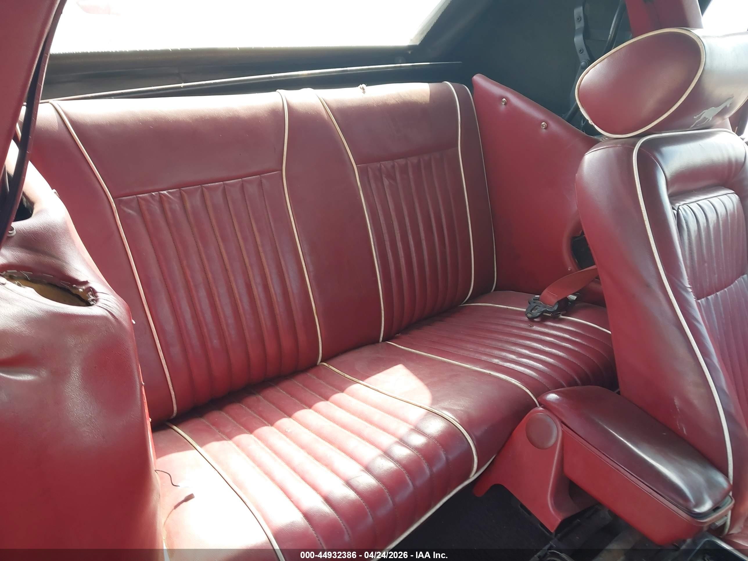 1988 Ford Mustang Gt Белый vin: 1FABP45E2JF188640