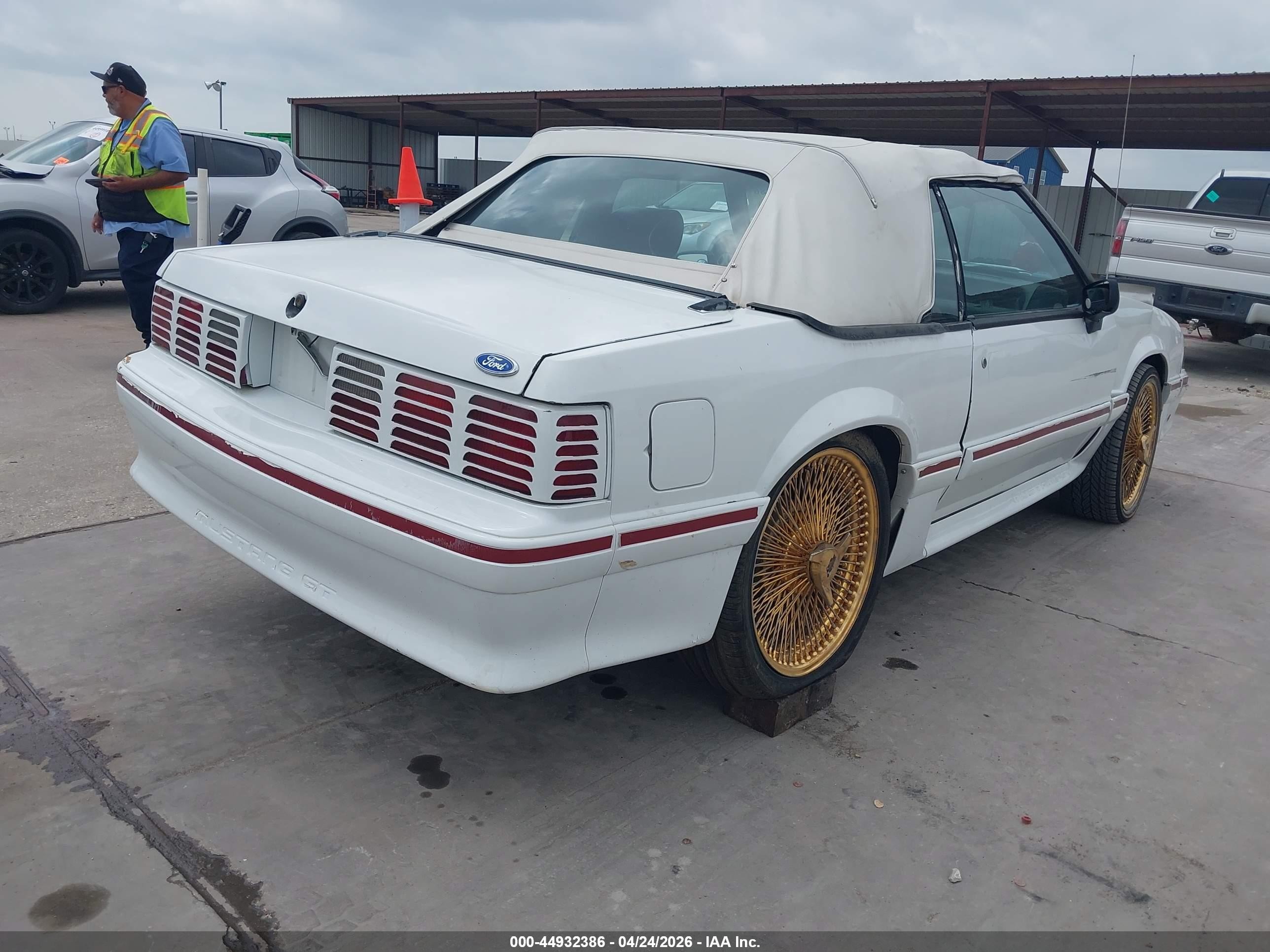 1988 Ford Mustang Gt Белый vin: 1FABP45E2JF188640