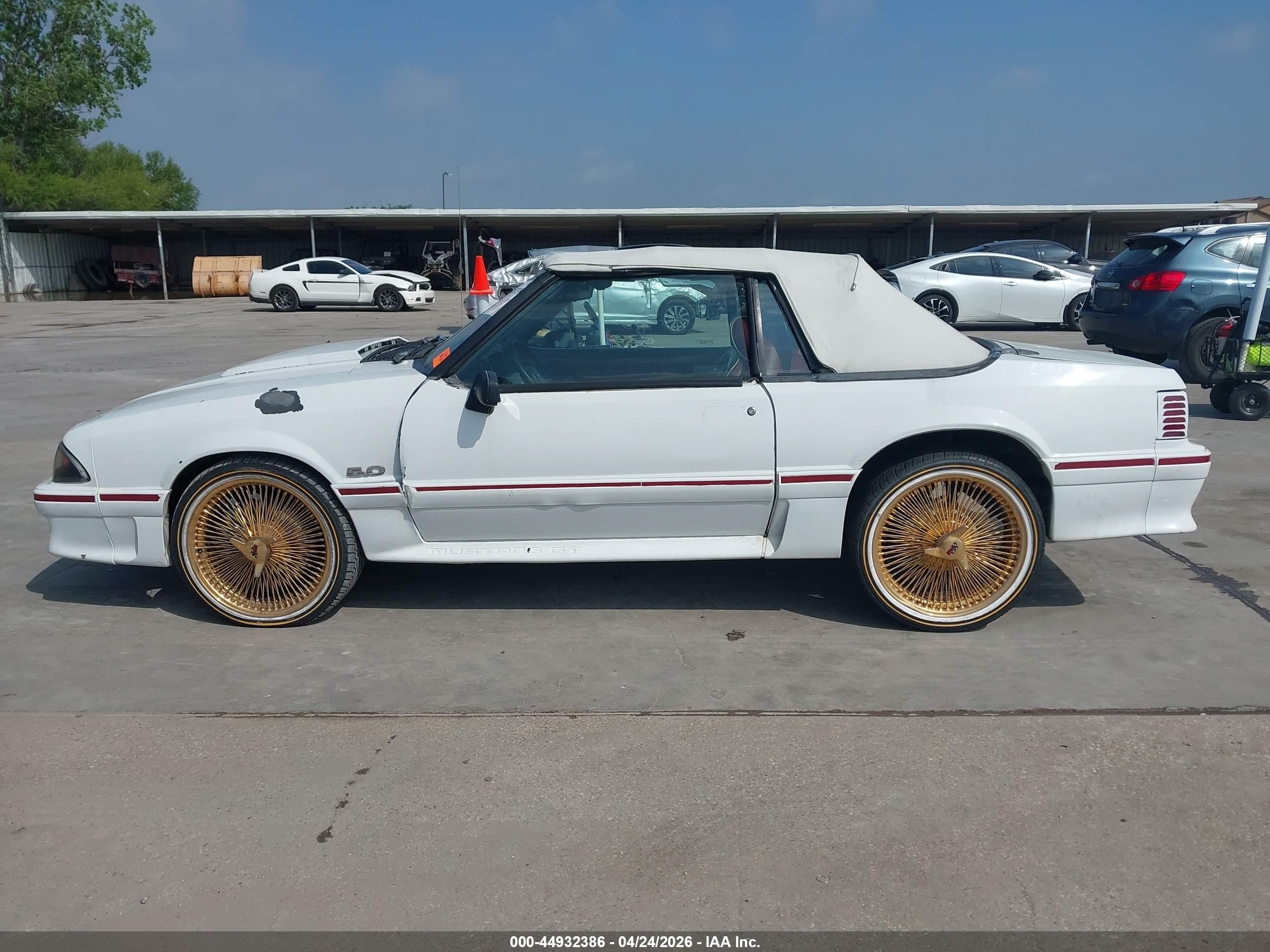 1988 Ford Mustang Gt Белый vin: 1FABP45E2JF188640