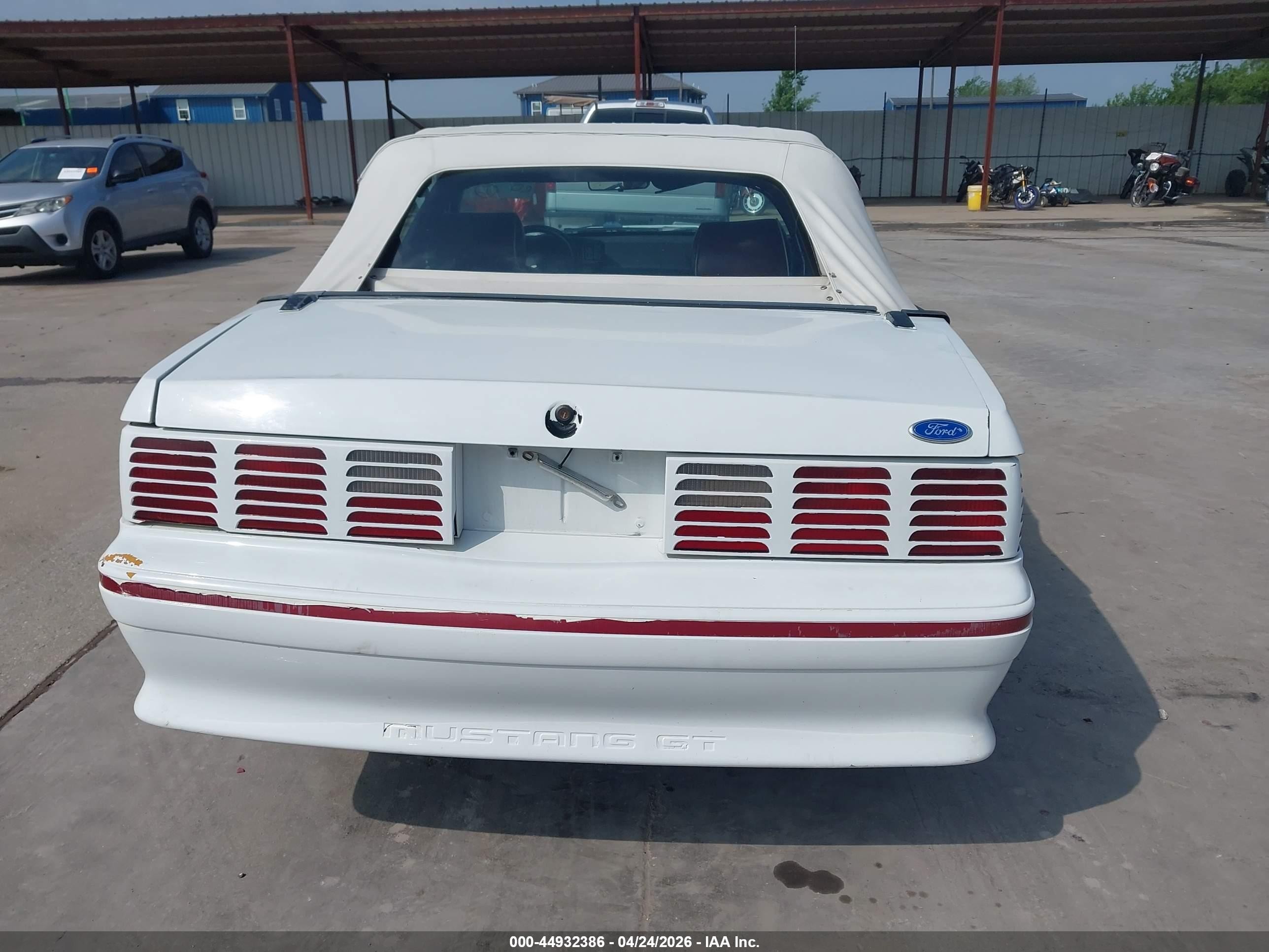 1988 Ford Mustang Gt Белый vin: 1FABP45E2JF188640
