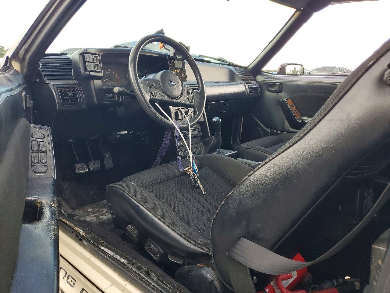 1989 Ford Mustang Gt Cream vin: 1FABP45E5KF160896